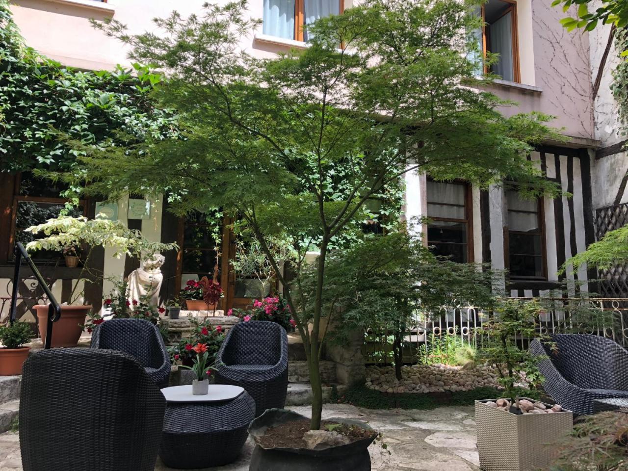 Hotel De La Cathedrale Rouen Exterior photo
